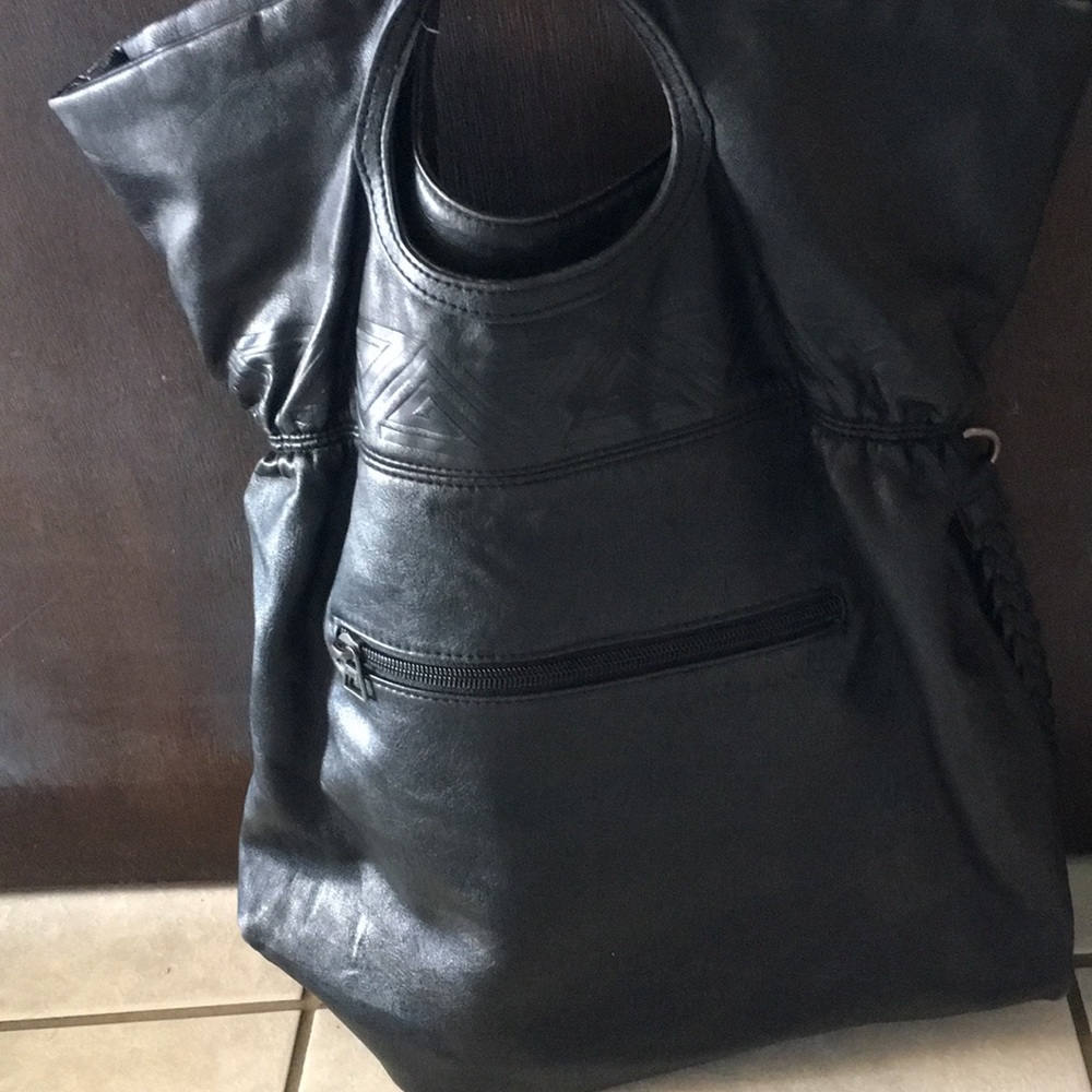 Vans off the wall black purse! 🖤
